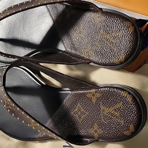 Louis Vuitton sunny flat thong sandal, 100% authentic size 7 1/2 - Picture 3 of 8